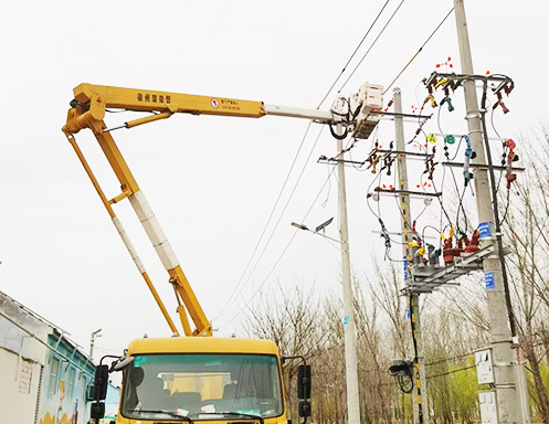 2025年3月27日，王崗線武王支線76號桿帶電接支線引線。